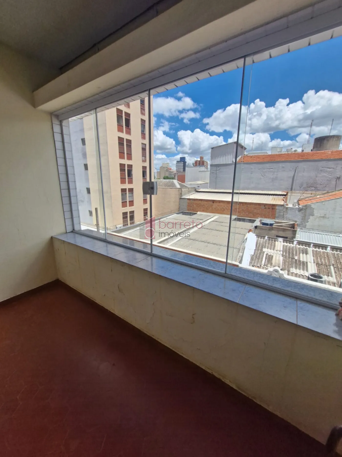APARTAMENTO MOBILIADO PARA LOCAÇÃO E VENDA NO EDÍFICIO ANTÔNIO FARINA – JUNDIAÍ/SP