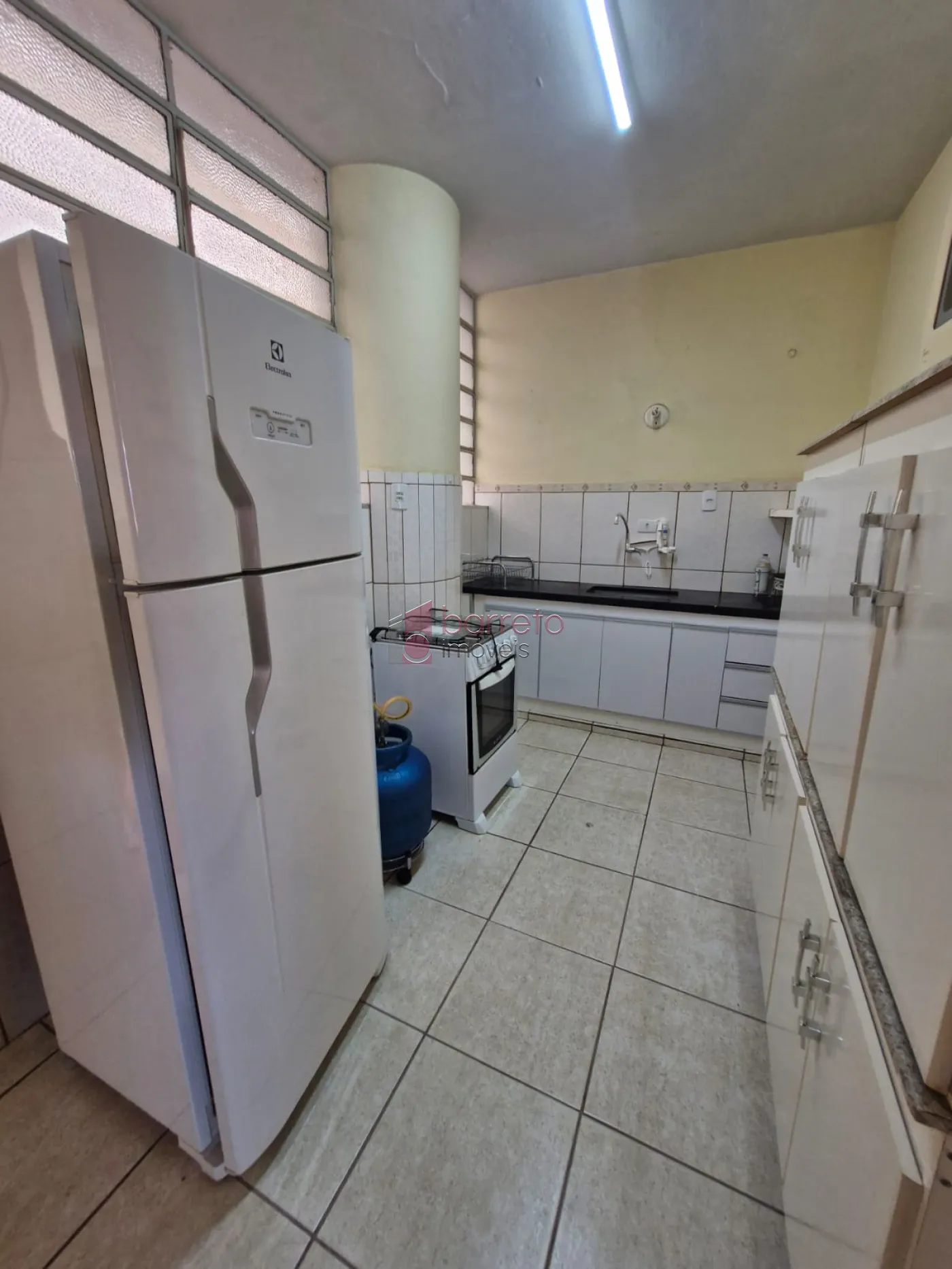 APARTAMENTO MOBILIADO PARA LOCAÇÃO E VENDA NO EDÍFICIO ANTÔNIO FARINA – JUNDIAÍ/SP