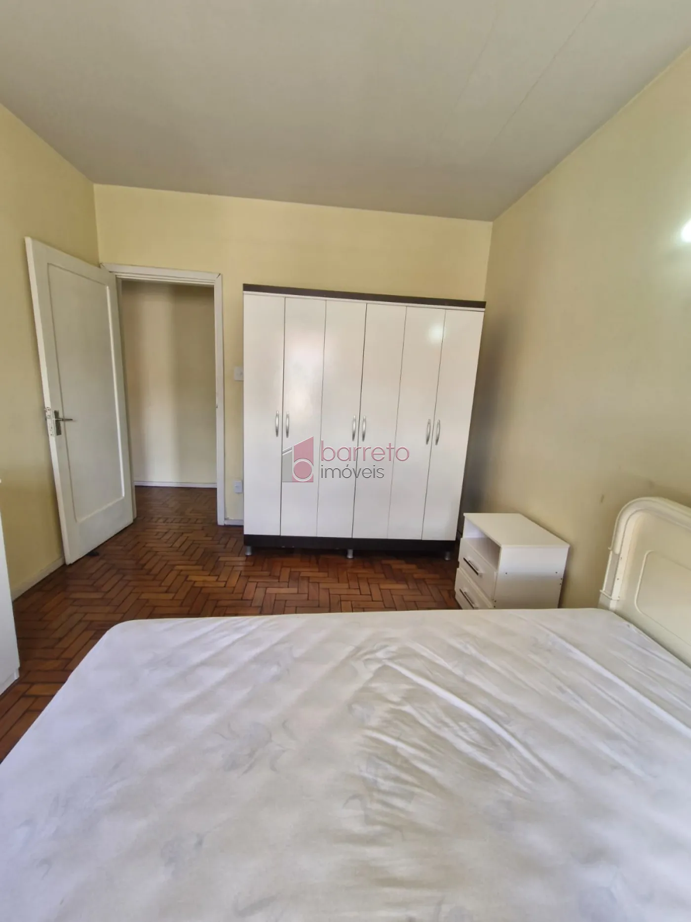 APARTAMENTO MOBILIADO PARA LOCAÇÃO E VENDA NO EDÍFICIO ANTÔNIO FARINA – JUNDIAÍ/SP