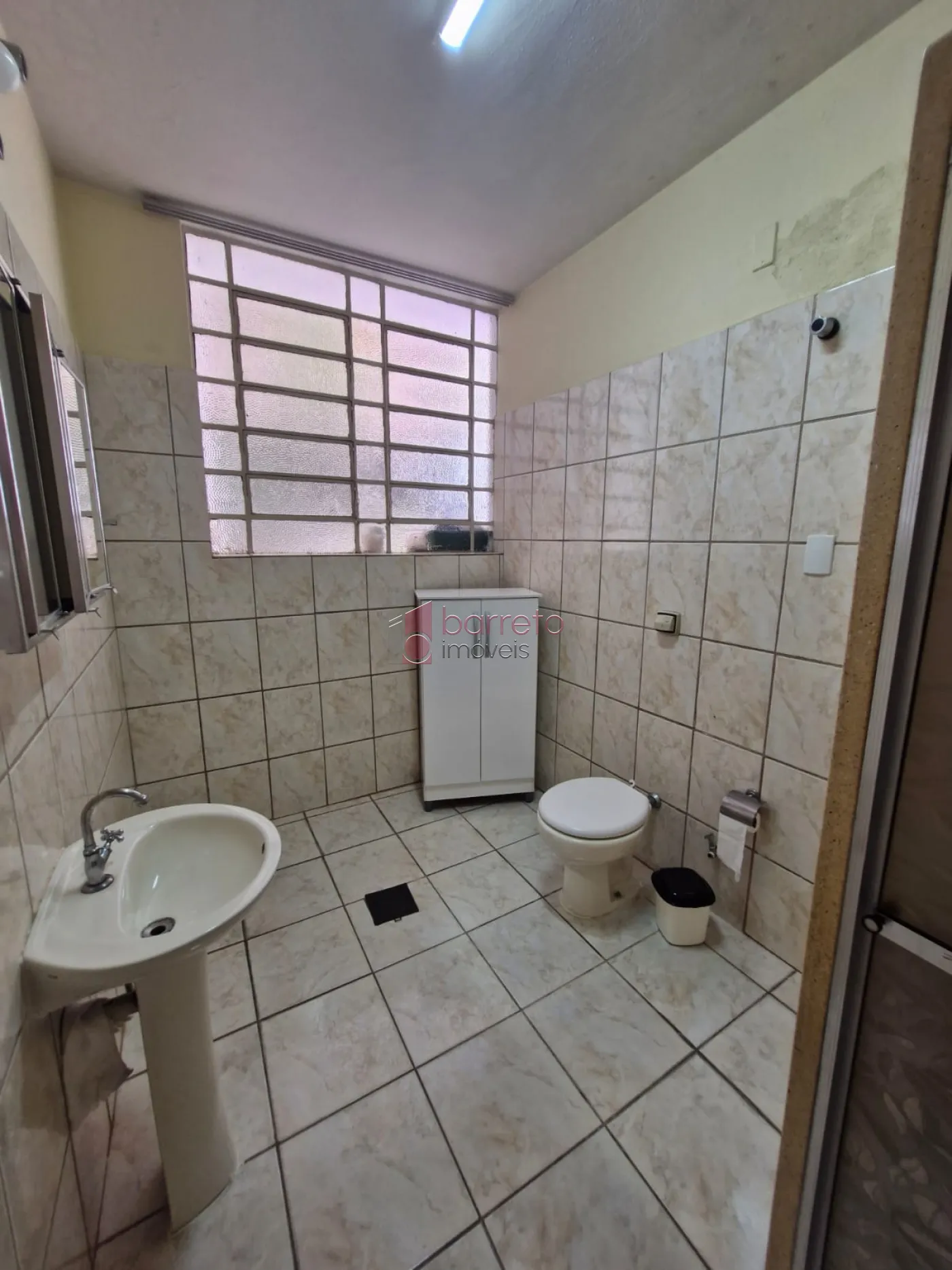 APARTAMENTO MOBILIADO PARA LOCAÇÃO E VENDA NO EDÍFICIO ANTÔNIO FARINA – JUNDIAÍ/SP