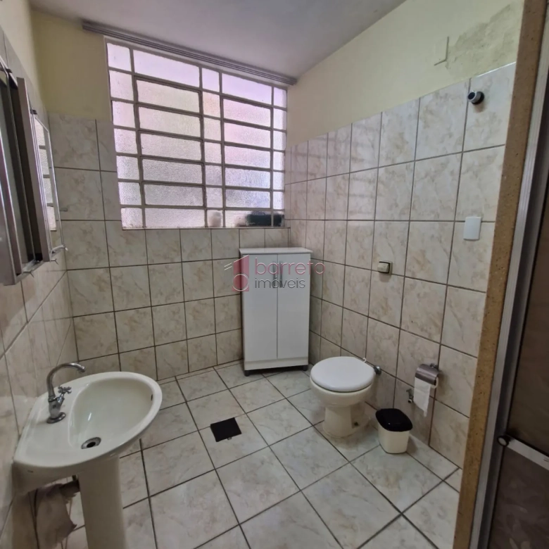 APARTAMENTO MOBILIADO PARA LOCAÇÃO E VENDA NO EDÍFICIO ANTÔNIO FARINA – JUNDIAÍ/SP