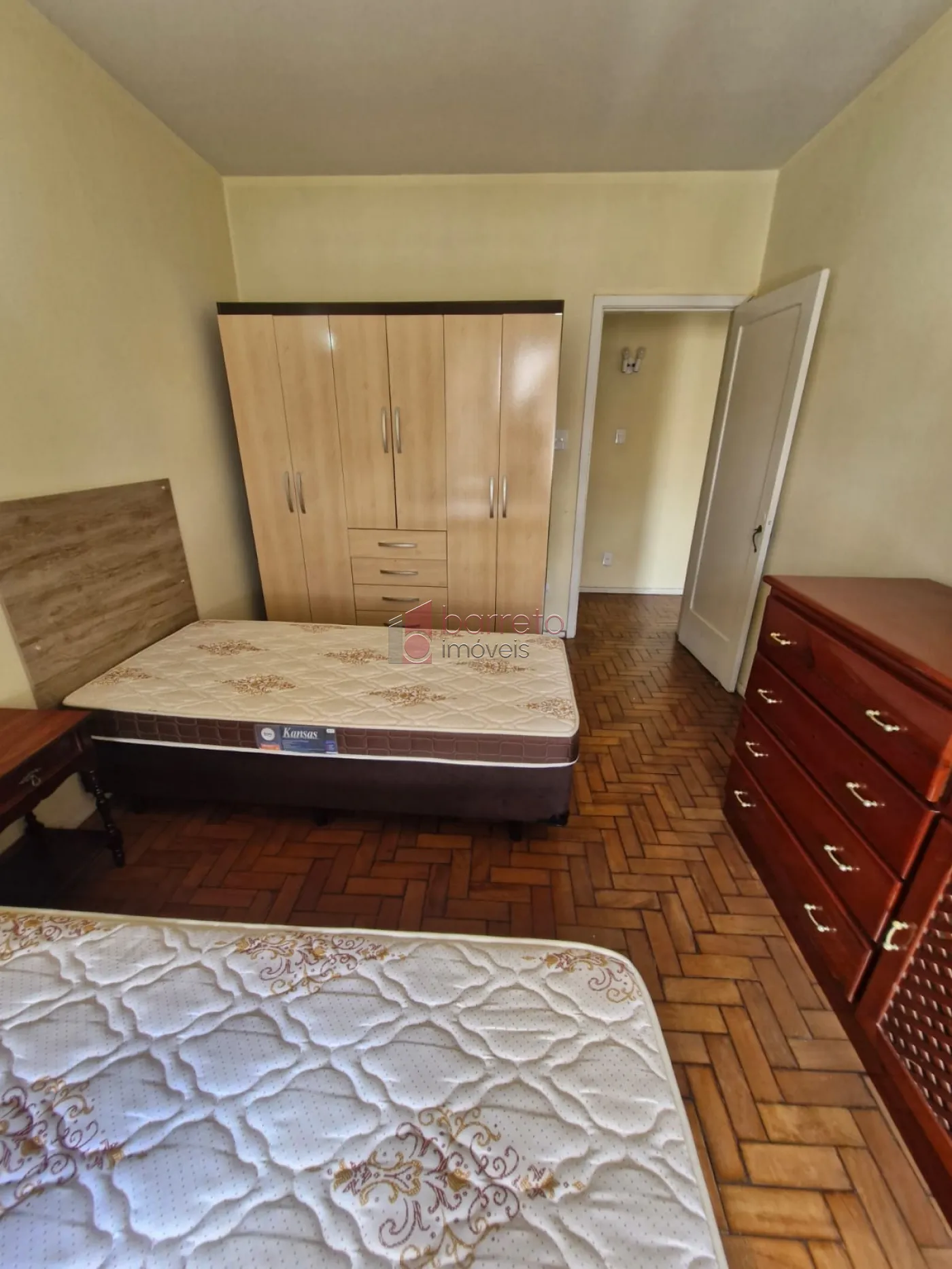 APARTAMENTO MOBILIADO PARA LOCAÇÃO E VENDA NO EDÍFICIO ANTÔNIO FARINA – JUNDIAÍ/SP