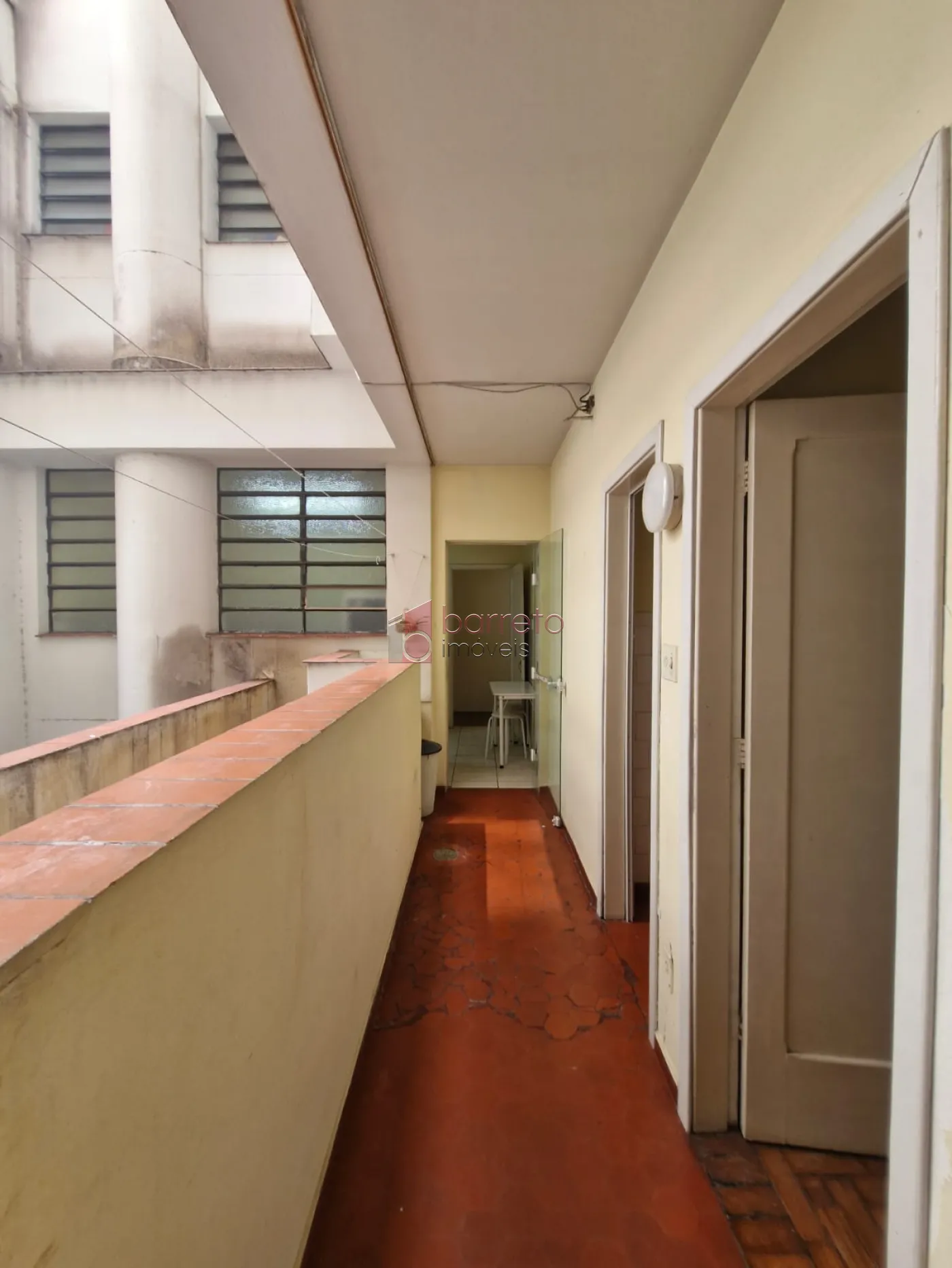 APARTAMENTO MOBILIADO PARA LOCAÇÃO E VENDA NO EDÍFICIO ANTÔNIO FARINA – JUNDIAÍ/SP