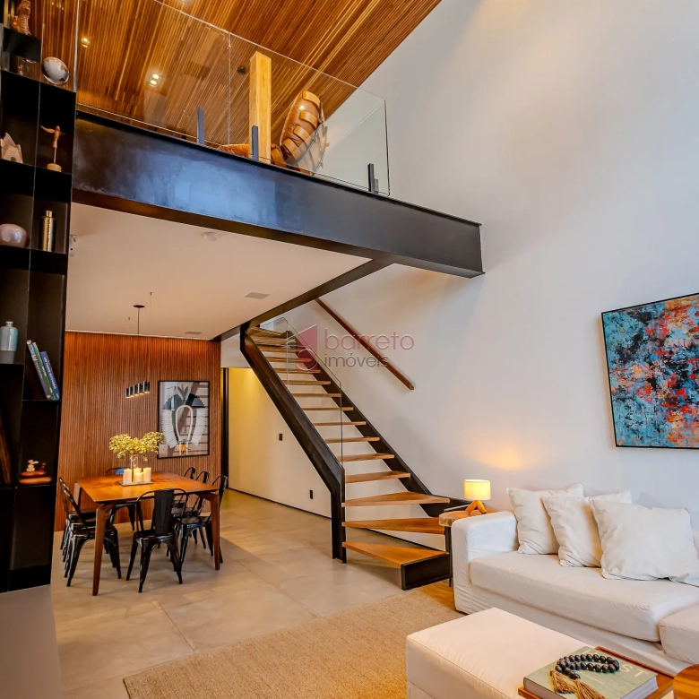 CASA TÉRREA COM MEZANINO MOBILIADA À VENDA – 03 QUARTOS – BRISAS DA MATA – JUNDIAÍ/SP