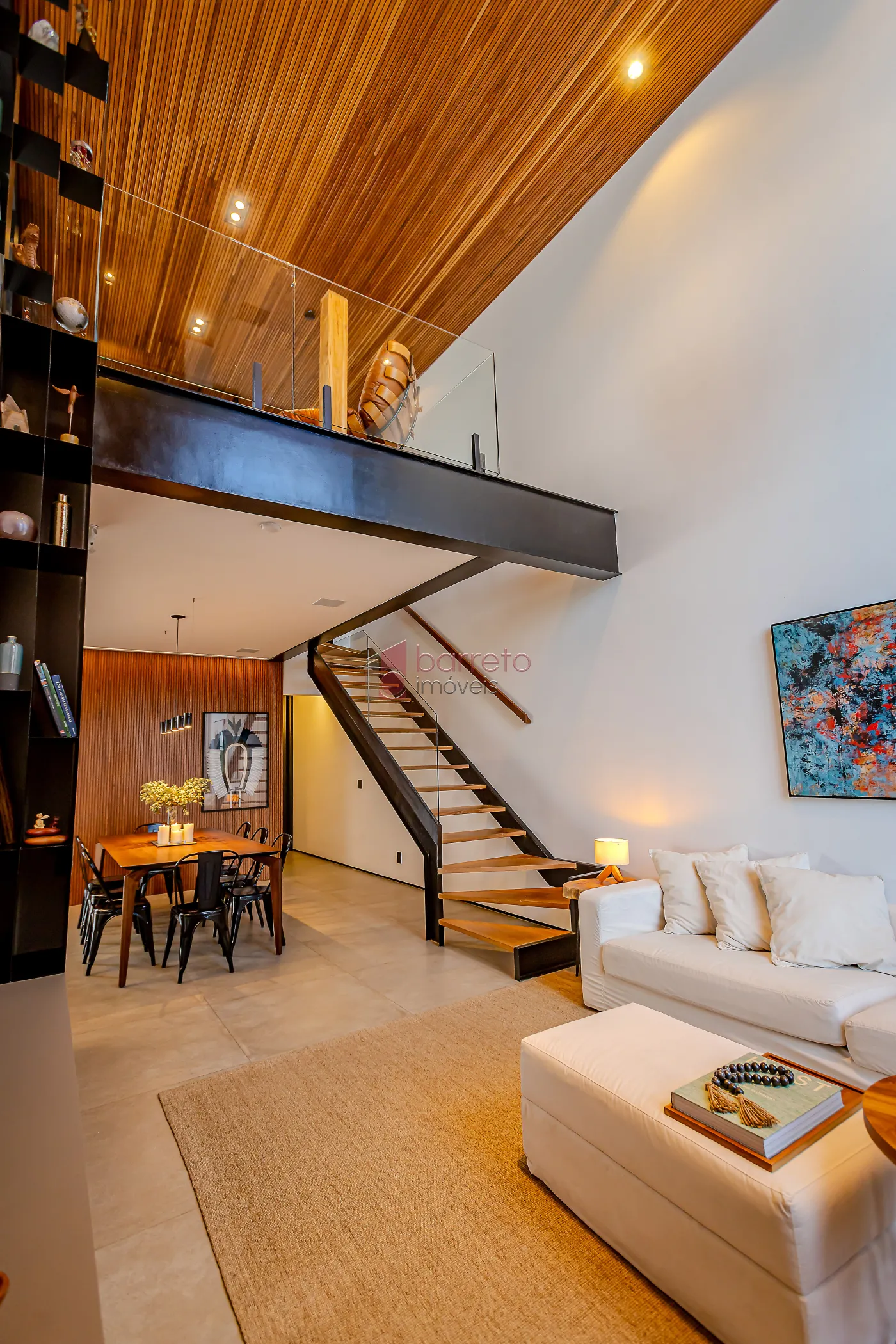 CASA TÉRREA COM MEZANINO MOBILIADA À VENDA – 03 QUARTOS – BRISAS DA MATA – JUNDIAÍ/SP