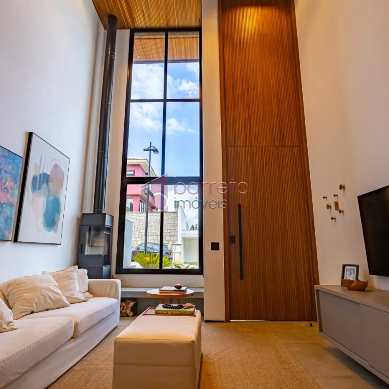 CASA TÉRREA COM MEZANINO MOBILIADA À VENDA – 03 QUARTOS – BRISAS DA MATA – JUNDIAÍ/SP