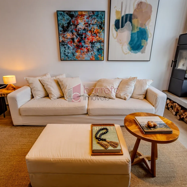 CASA TÉRREA COM MEZANINO MOBILIADA À VENDA – 03 QUARTOS – BRISAS DA MATA – JUNDIAÍ/SP