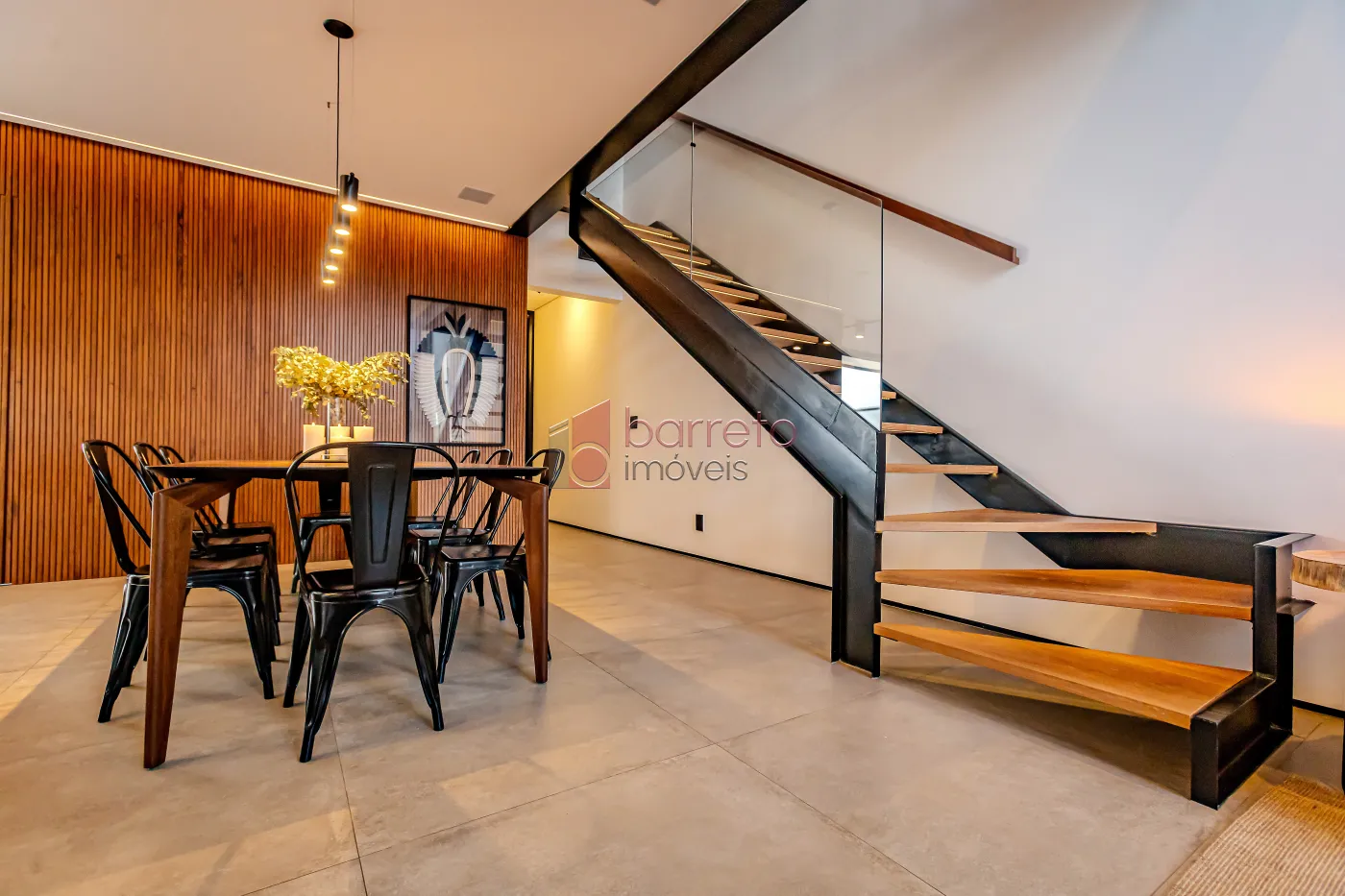 CASA TÉRREA COM MEZANINO MOBILIADA À VENDA – 03 QUARTOS – BRISAS DA MATA – JUNDIAÍ/SP