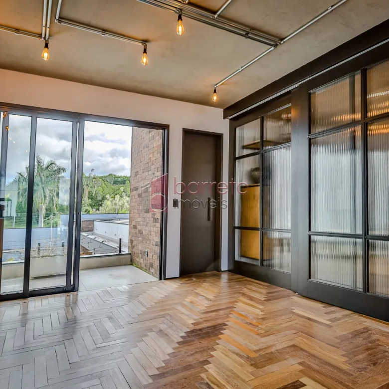 CASA TÉRREA COM MEZANINO MOBILIADA À VENDA – 03 QUARTOS – BRISAS DA MATA – JUNDIAÍ/SP