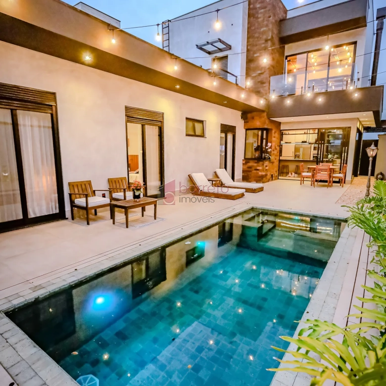 CASA TÉRREA COM MEZANINO MOBILIADA À VENDA – 03 QUARTOS – BRISAS DA MATA – JUNDIAÍ/SP