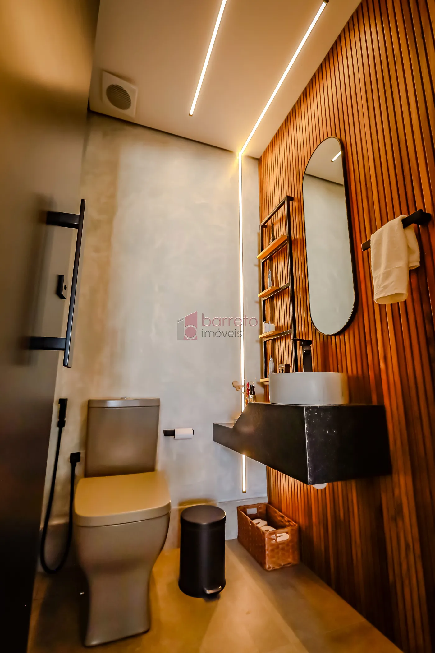 CASA TÉRREA COM MEZANINO MOBILIADA À VENDA – 03 QUARTOS – BRISAS DA MATA – JUNDIAÍ/SP