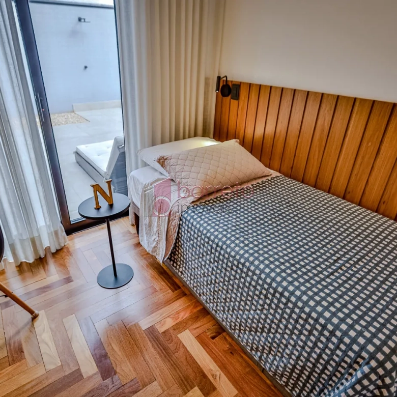 CASA TÉRREA COM MEZANINO MOBILIADA À VENDA – 03 QUARTOS – BRISAS DA MATA – JUNDIAÍ/SP
