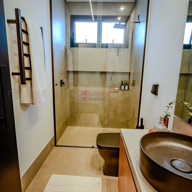 CASA TÉRREA COM MEZANINO MOBILIADA À VENDA – 03 QUARTOS – BRISAS DA MATA – JUNDIAÍ/SP