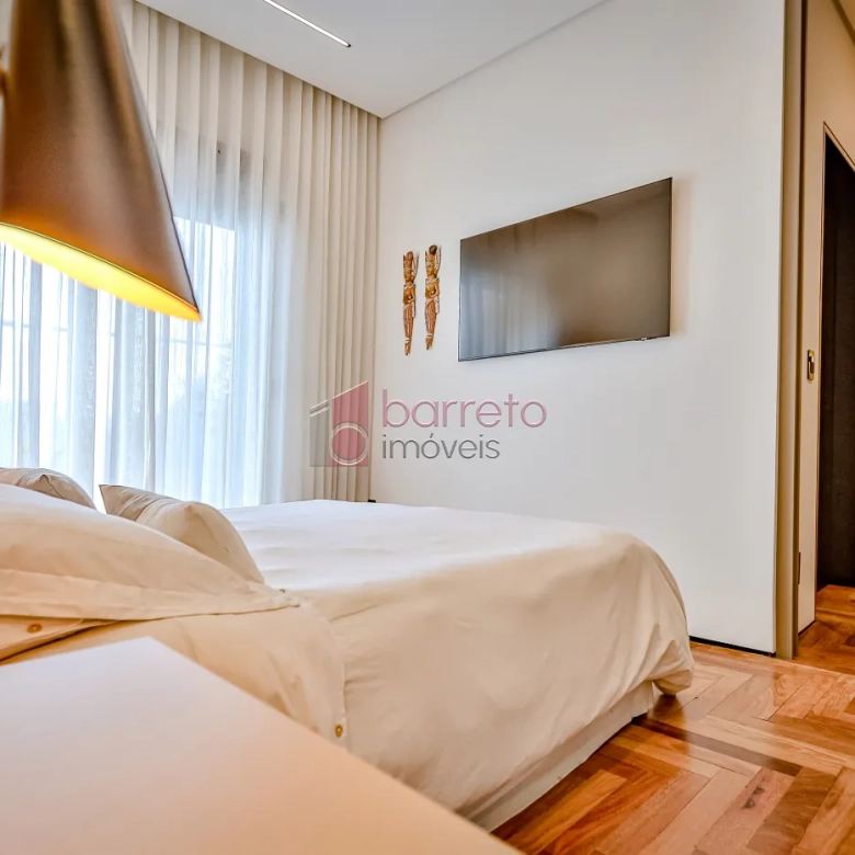 CASA TÉRREA COM MEZANINO MOBILIADA À VENDA – 03 QUARTOS – BRISAS DA MATA – JUNDIAÍ/SP