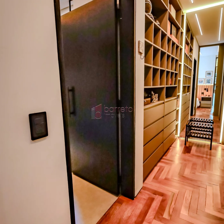 CASA TÉRREA COM MEZANINO MOBILIADA À VENDA – 03 QUARTOS – BRISAS DA MATA – JUNDIAÍ/SP