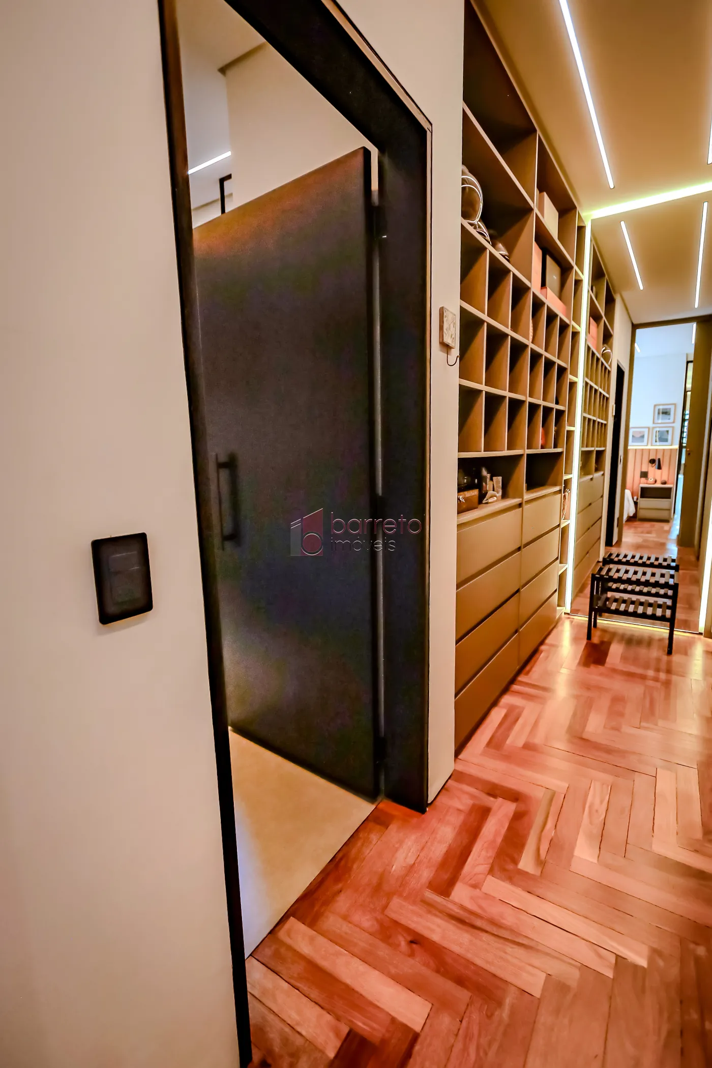 CASA TÉRREA COM MEZANINO MOBILIADA À VENDA – 03 QUARTOS – BRISAS DA MATA – JUNDIAÍ/SP