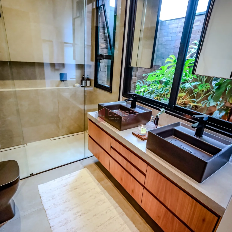 CASA TÉRREA COM MEZANINO MOBILIADA À VENDA – 03 QUARTOS – BRISAS DA MATA – JUNDIAÍ/SP