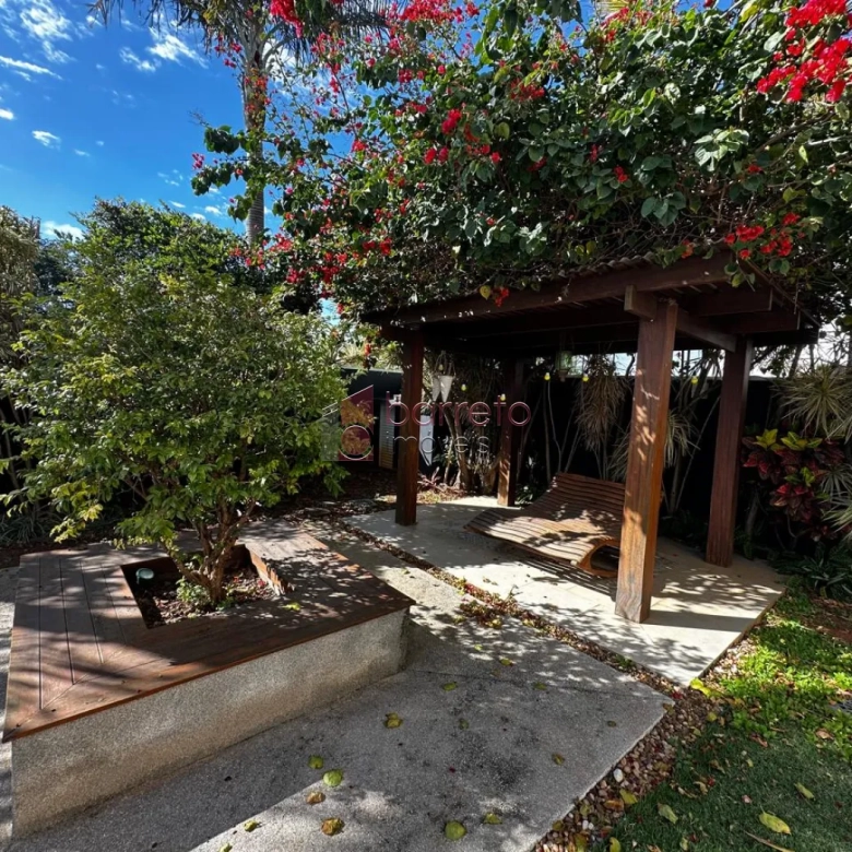 SOBRADO PARA VENDA – 4 QUARTOS – BOSQUE DOS JATOBÁS – JUNDIAÍ/SP