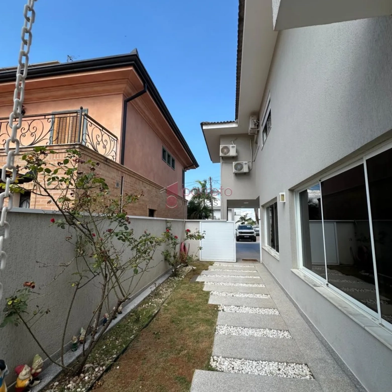 CASA À VENDA NO CONDOMÍNIO RESERVA DA SERRA EM JUNDIAÍ/SP