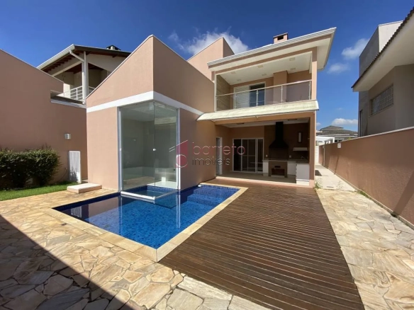 CASA COM 3 SUÍTES À VENDA NO CONDOMÍNIO BOSQUE DOS JATOBÁS – JUNDIAÍ/SP