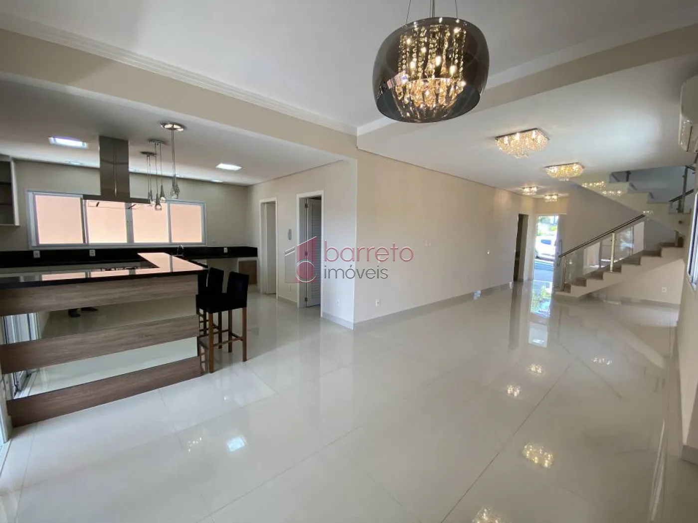 CASA COM 3 SUÍTES À VENDA NO CONDOMÍNIO BOSQUE DOS JATOBÁS – JUNDIAÍ/SP