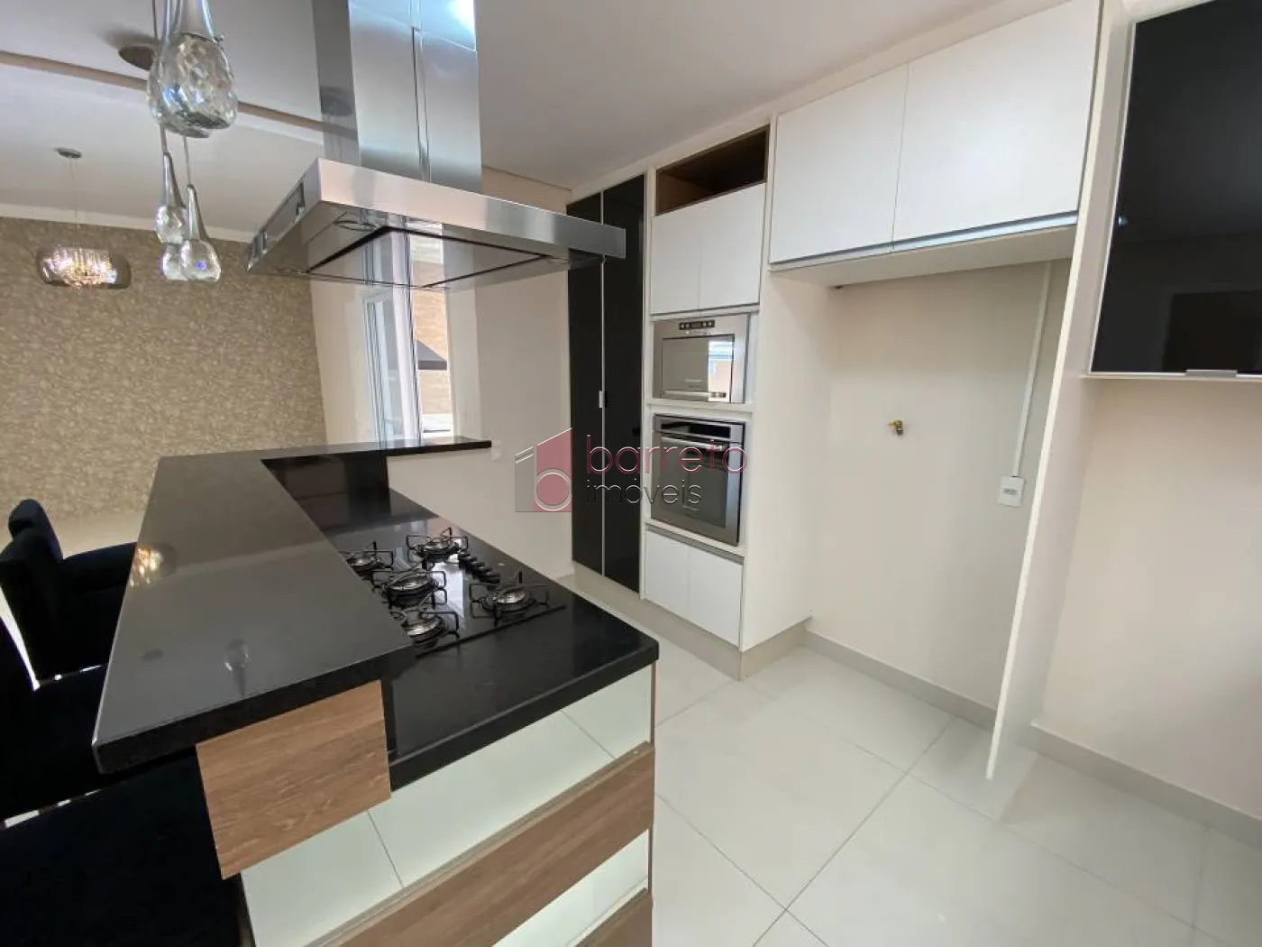 CASA COM 3 SUÍTES À VENDA NO CONDOMÍNIO BOSQUE DOS JATOBÁS – JUNDIAÍ/SP