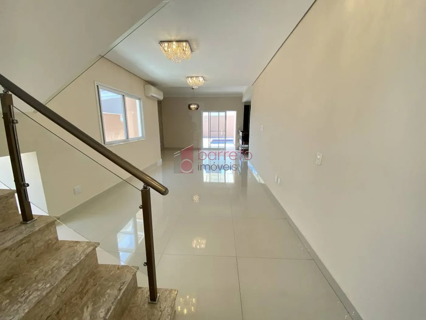 CASA COM 3 SUÍTES À VENDA NO CONDOMÍNIO BOSQUE DOS JATOBÁS – JUNDIAÍ/SP