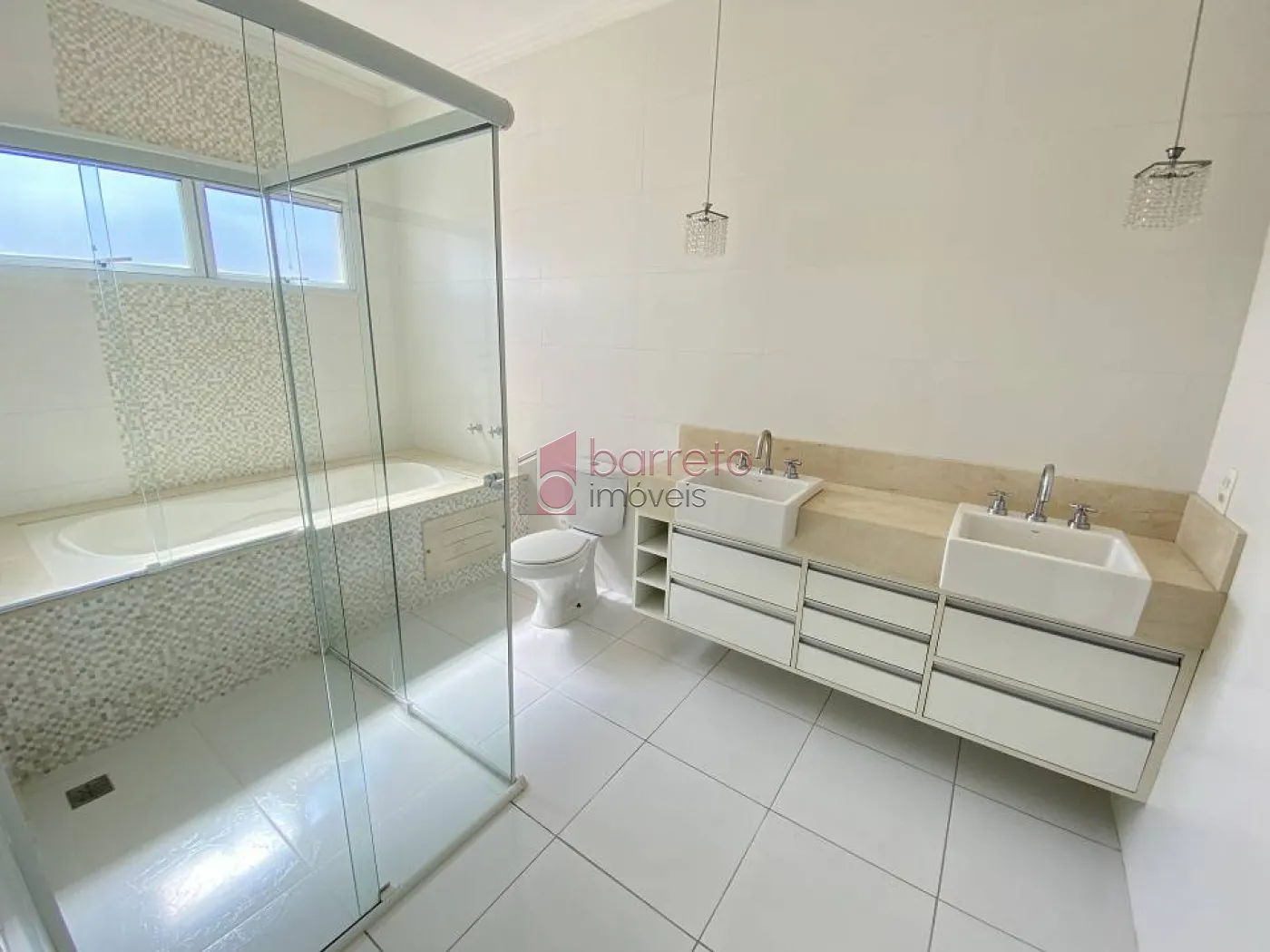 CASA COM 3 SUÍTES À VENDA NO CONDOMÍNIO BOSQUE DOS JATOBÁS – JUNDIAÍ/SP