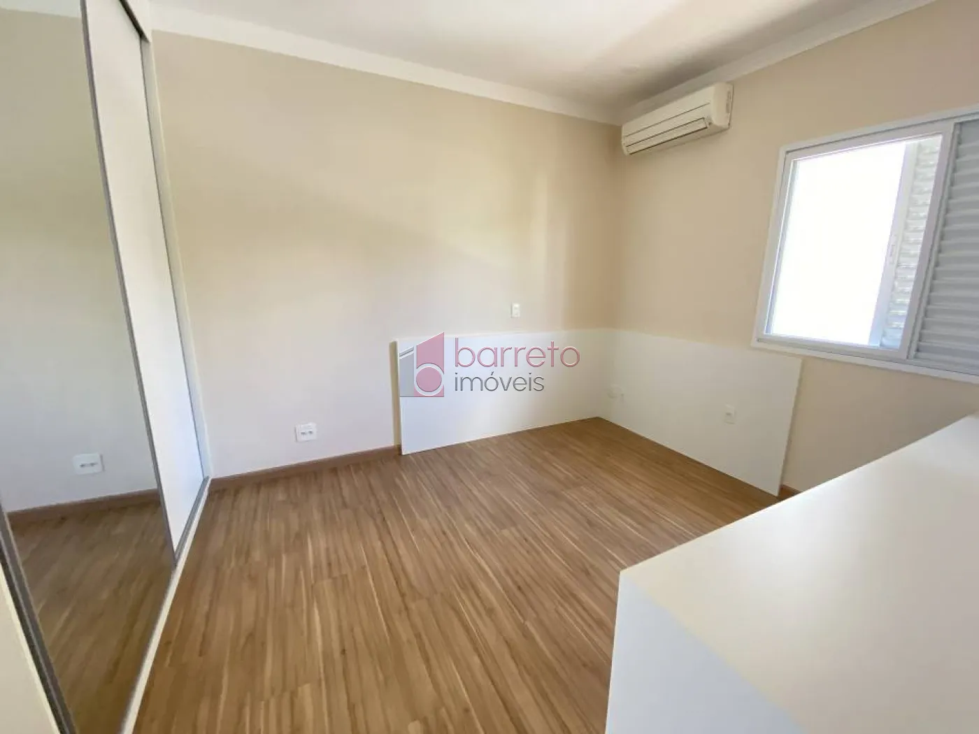 CASA COM 3 SUÍTES À VENDA NO CONDOMÍNIO BOSQUE DOS JATOBÁS – JUNDIAÍ/SP