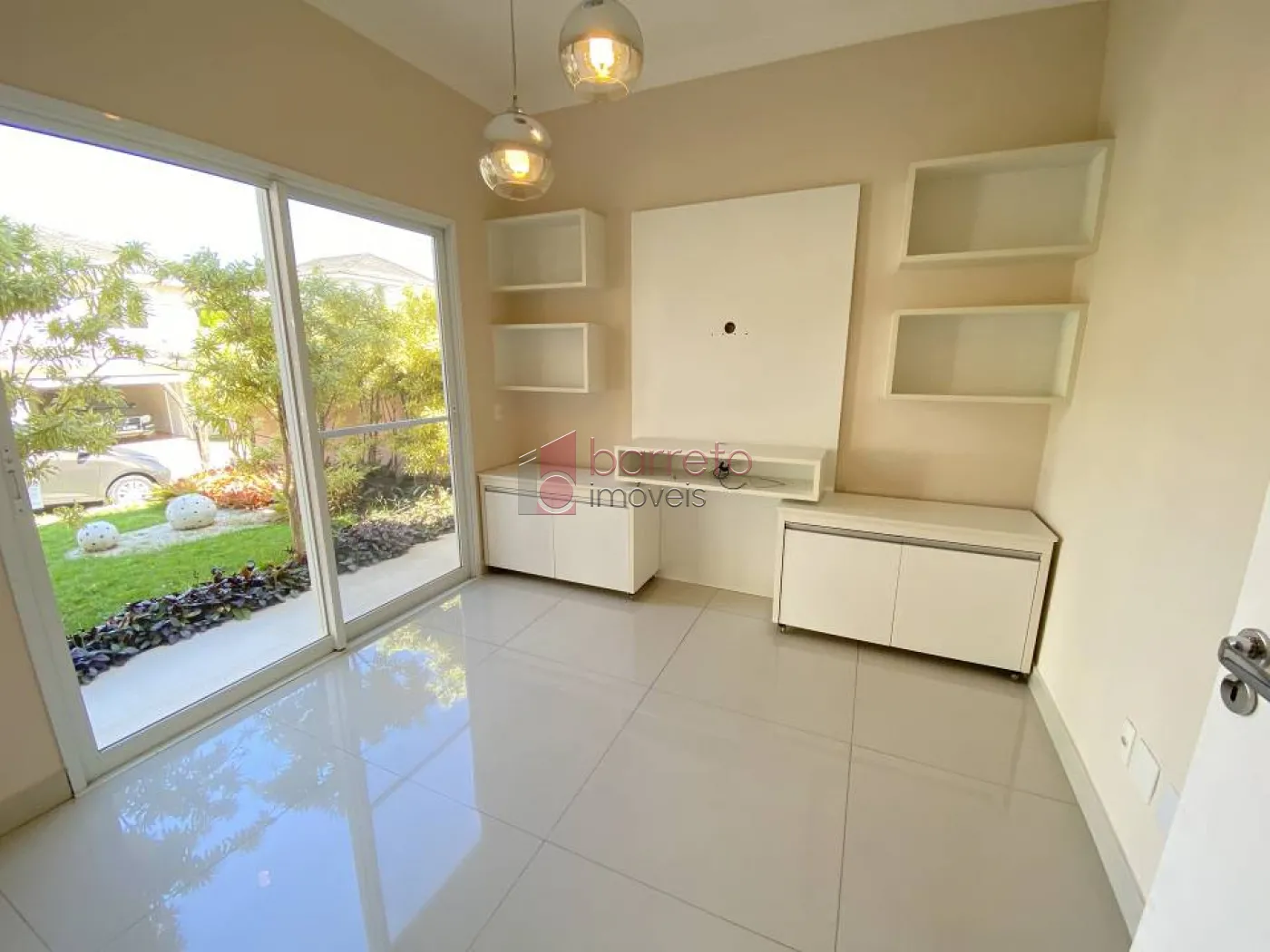 CASA COM 3 SUÍTES À VENDA NO CONDOMÍNIO BOSQUE DOS JATOBÁS – JUNDIAÍ/SP