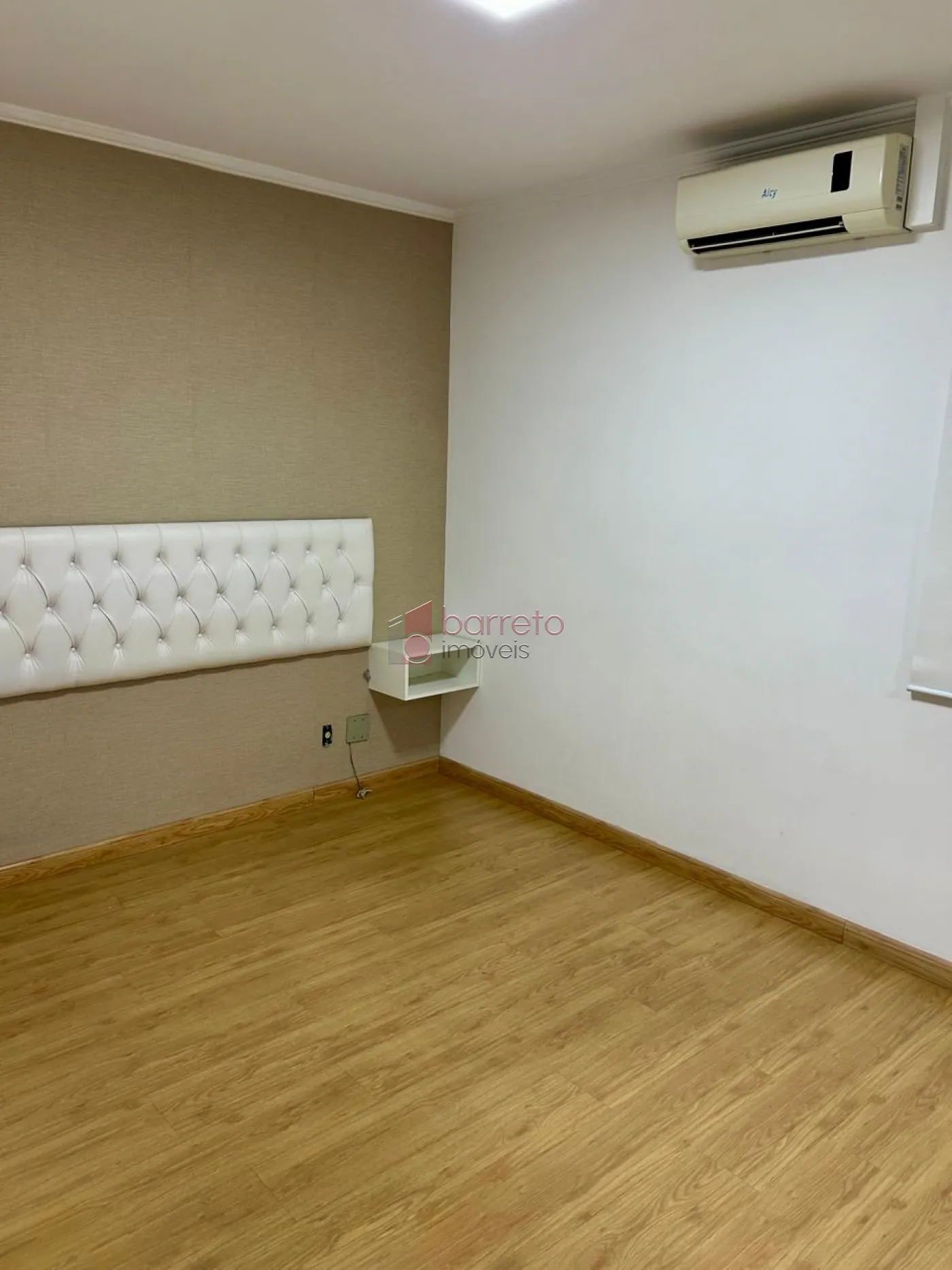 SOBRADO À VENDA – 03 QUARTOS – VILA DAS PALMEIRAS – JUNDIAÍ/SP