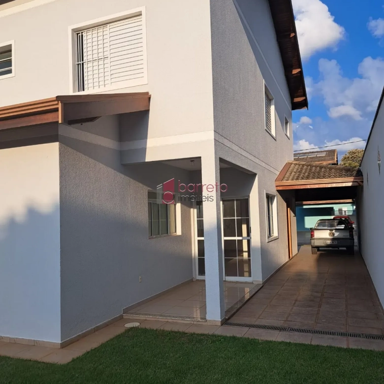 SOBRADO COM 03 DORMITÓRIOS À VENDA NO RESIDENCIAL CASONI EM JUNDIAÍ/SP