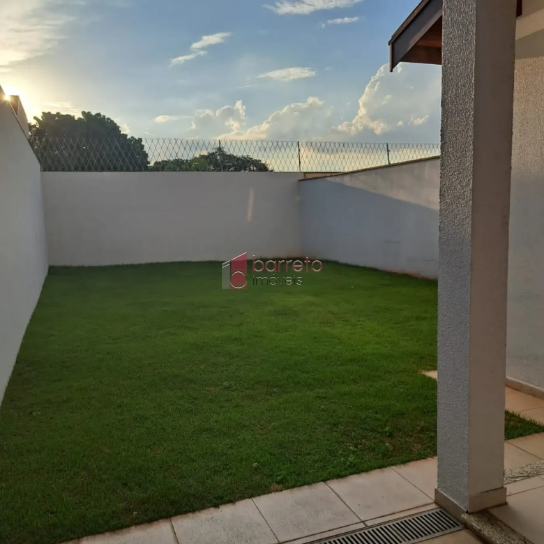SOBRADO COM 03 DORMITÓRIOS À VENDA NO RESIDENCIAL CASONI EM JUNDIAÍ/SP