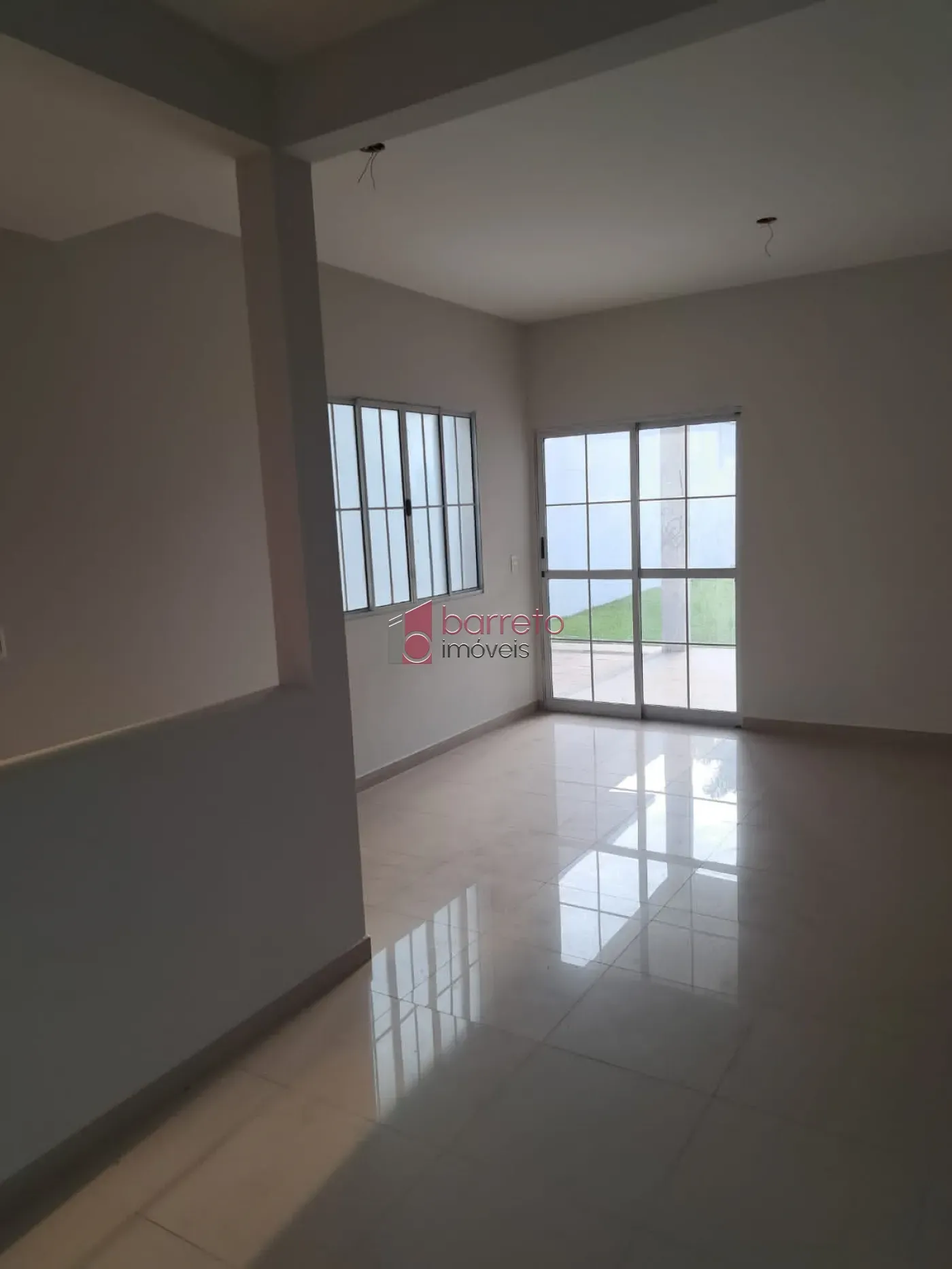 SOBRADO COM 03 DORMITÓRIOS À VENDA NO RESIDENCIAL CASONI EM JUNDIAÍ/SP