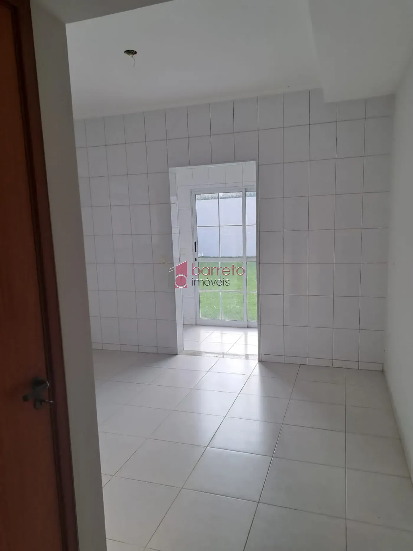 SOBRADO COM 03 DORMITÓRIOS À VENDA NO RESIDENCIAL CASONI EM JUNDIAÍ/SP
