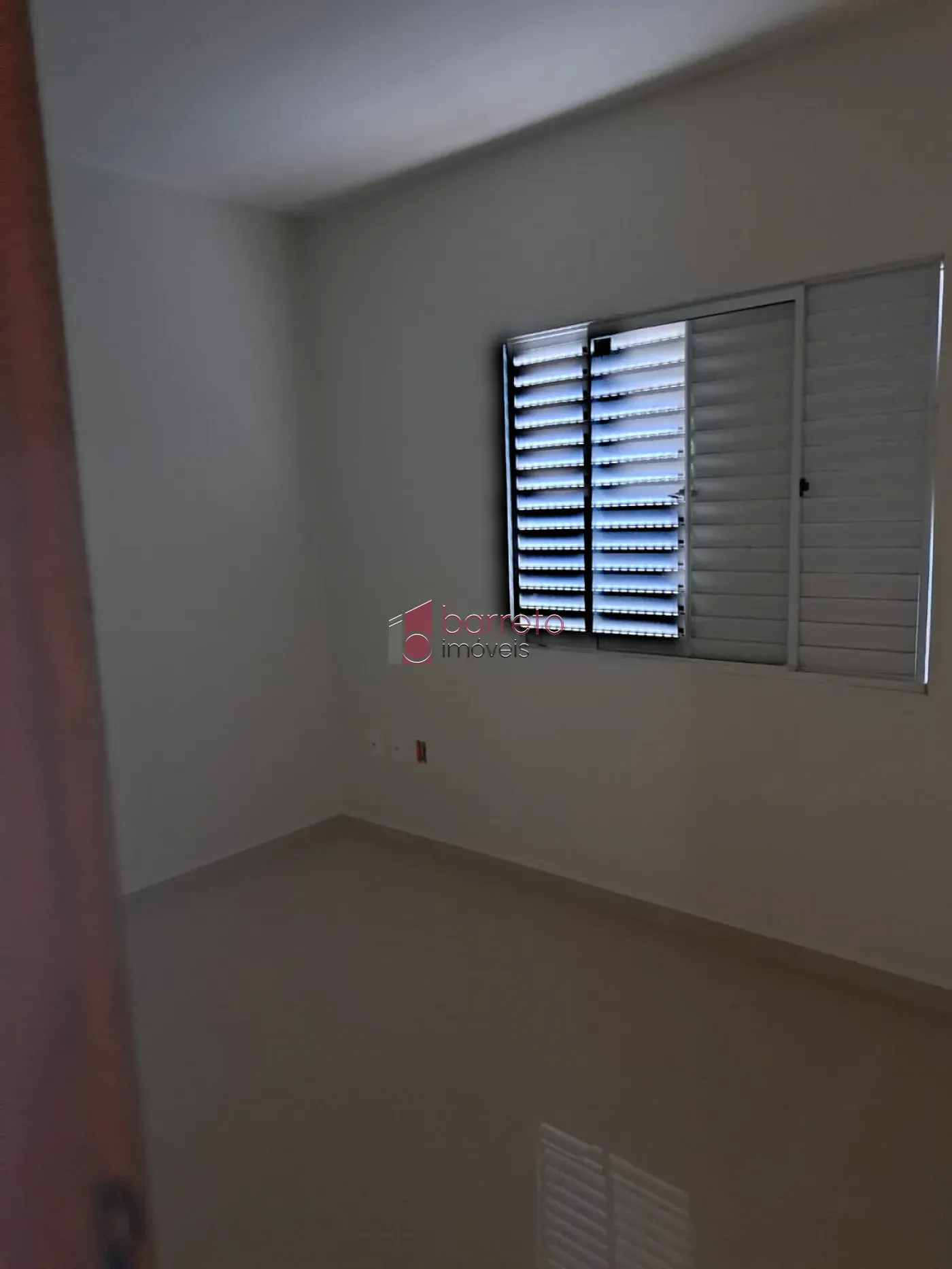 SOBRADO COM 03 DORMITÓRIOS À VENDA NO RESIDENCIAL CASONI EM JUNDIAÍ/SP