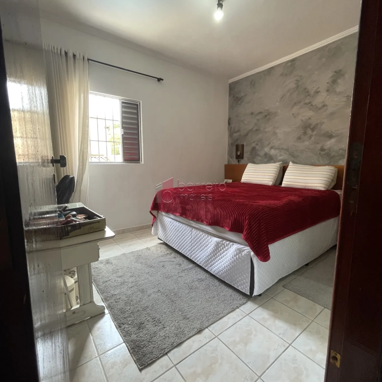 CASA COM EDÍCULA À VENDA NO BAIRRO CIDADE NOVA I EM JUNDIAÍ/SP