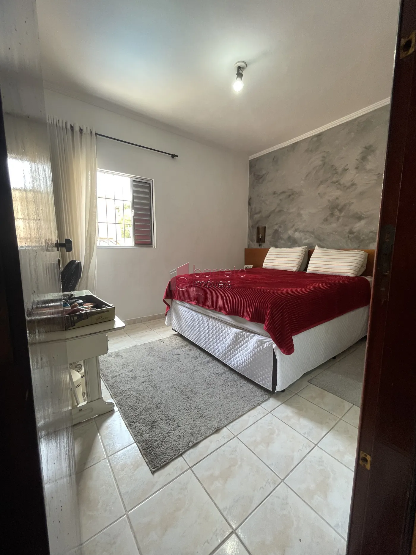 CASA COM EDÍCULA À VENDA NO BAIRRO CIDADE NOVA I EM JUNDIAÍ/SP