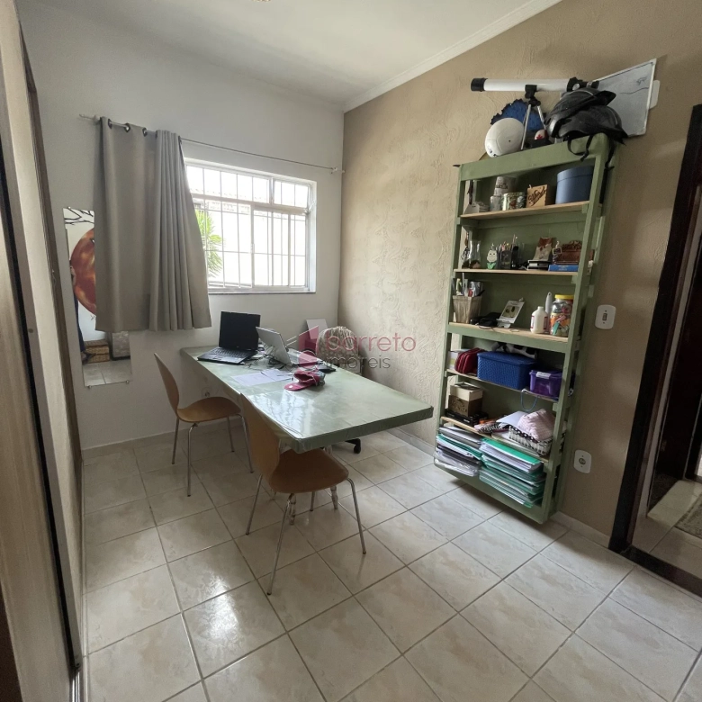 CASA COM EDÍCULA À VENDA NO BAIRRO CIDADE NOVA I EM JUNDIAÍ/SP