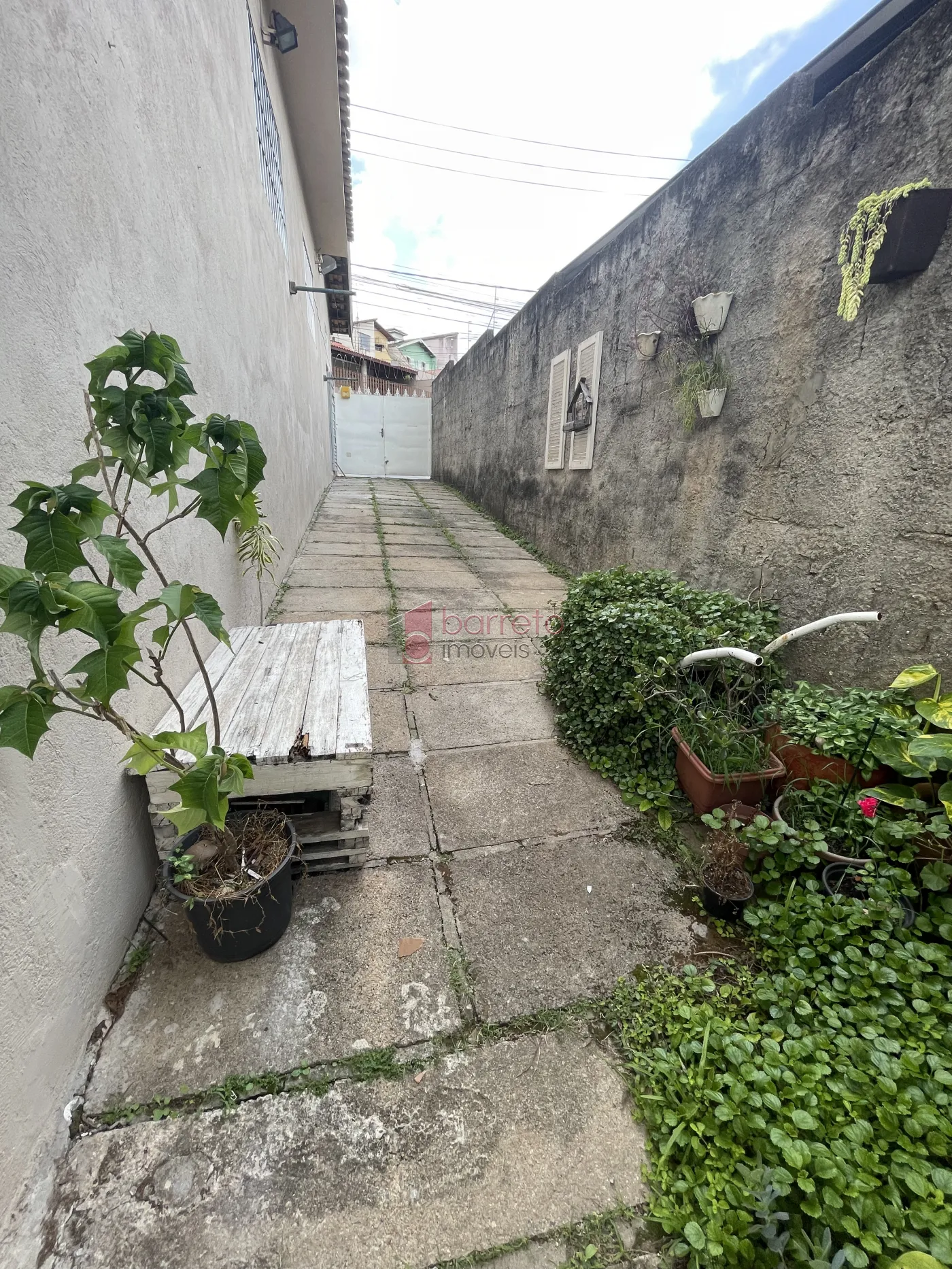CASA COM EDÍCULA À VENDA NO BAIRRO CIDADE NOVA I EM JUNDIAÍ/SP