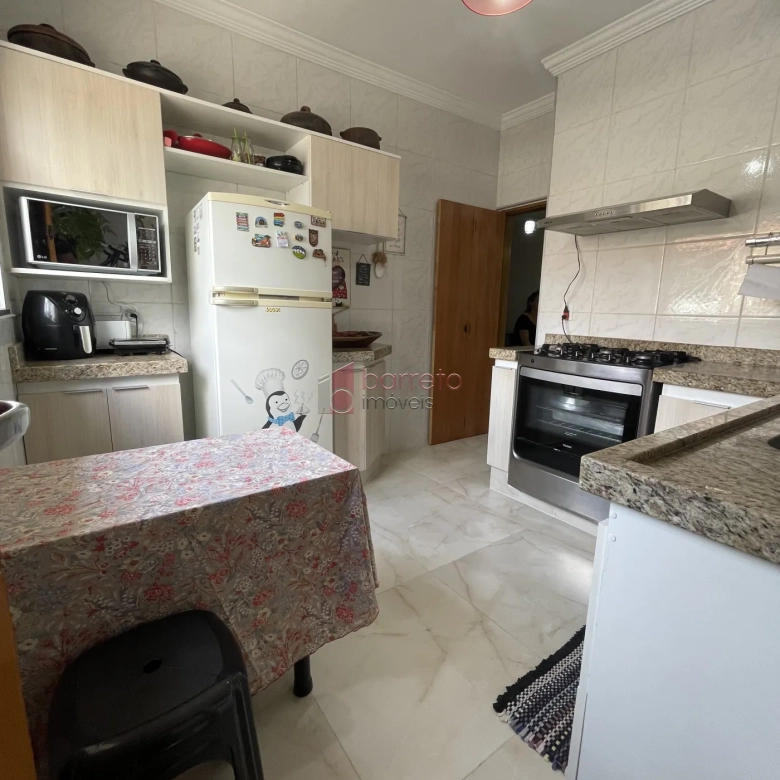 CASA COM EDÍCULA À VENDA NO BAIRRO CIDADE NOVA I EM JUNDIAÍ/SP