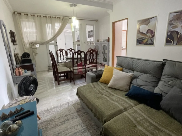 CASA COM EDÍCULA À VENDA NO BAIRRO CIDADE NOVA I EM JUNDIAÍ/SP