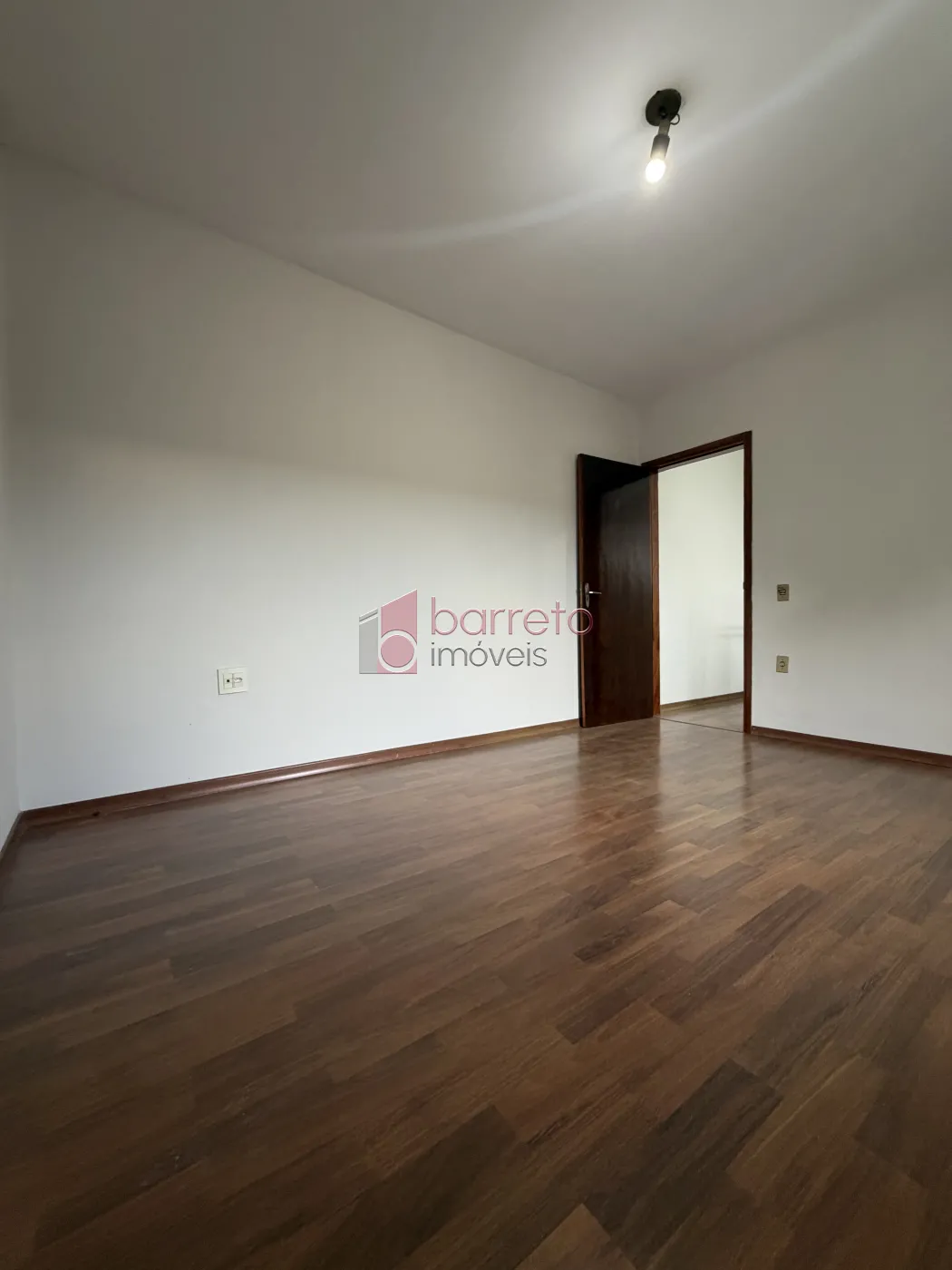 SOBRADO À VENDA – 03 QUARTOS – JARDIM PITANGUEIRAS – JUNDIAÍ/SP