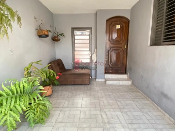 CASA COM 02 DORMITÓRIOS À VENDA NO BAIRRO VIANELO EM JUNDIAÍ/SP