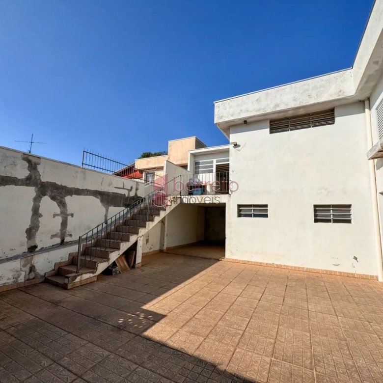 CASA SOBRADO COM 04 DORMITÓRIOS À VENDA NO BAIRRO JARDIM DAS CARPAS – JUNDIAÍ/SP