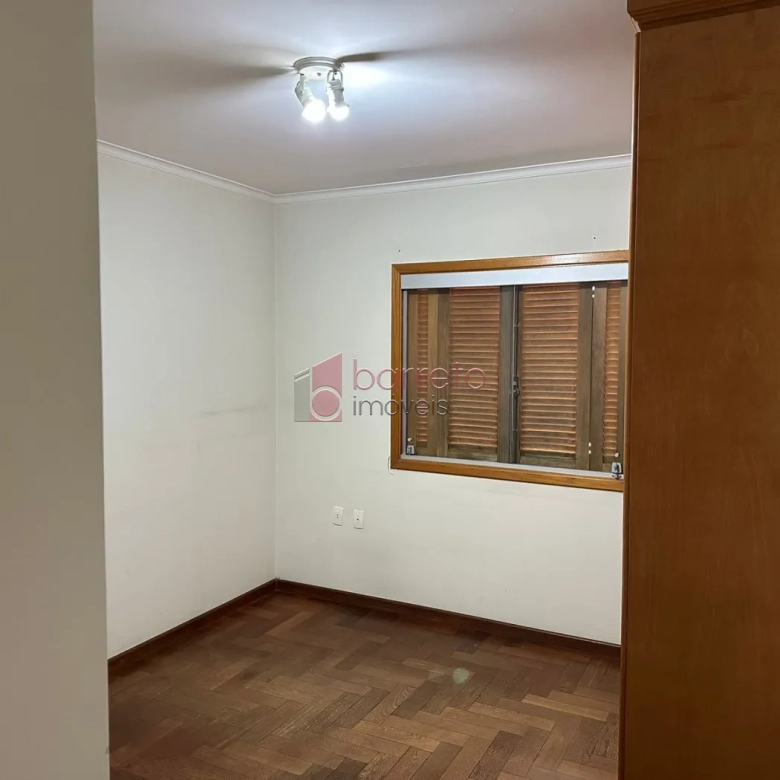 TERRENO COM 3 CASAS TÉRREAS À VENDA NO BAIRRO ANHANGABAÚ EM JUNDIAÍ/SP
