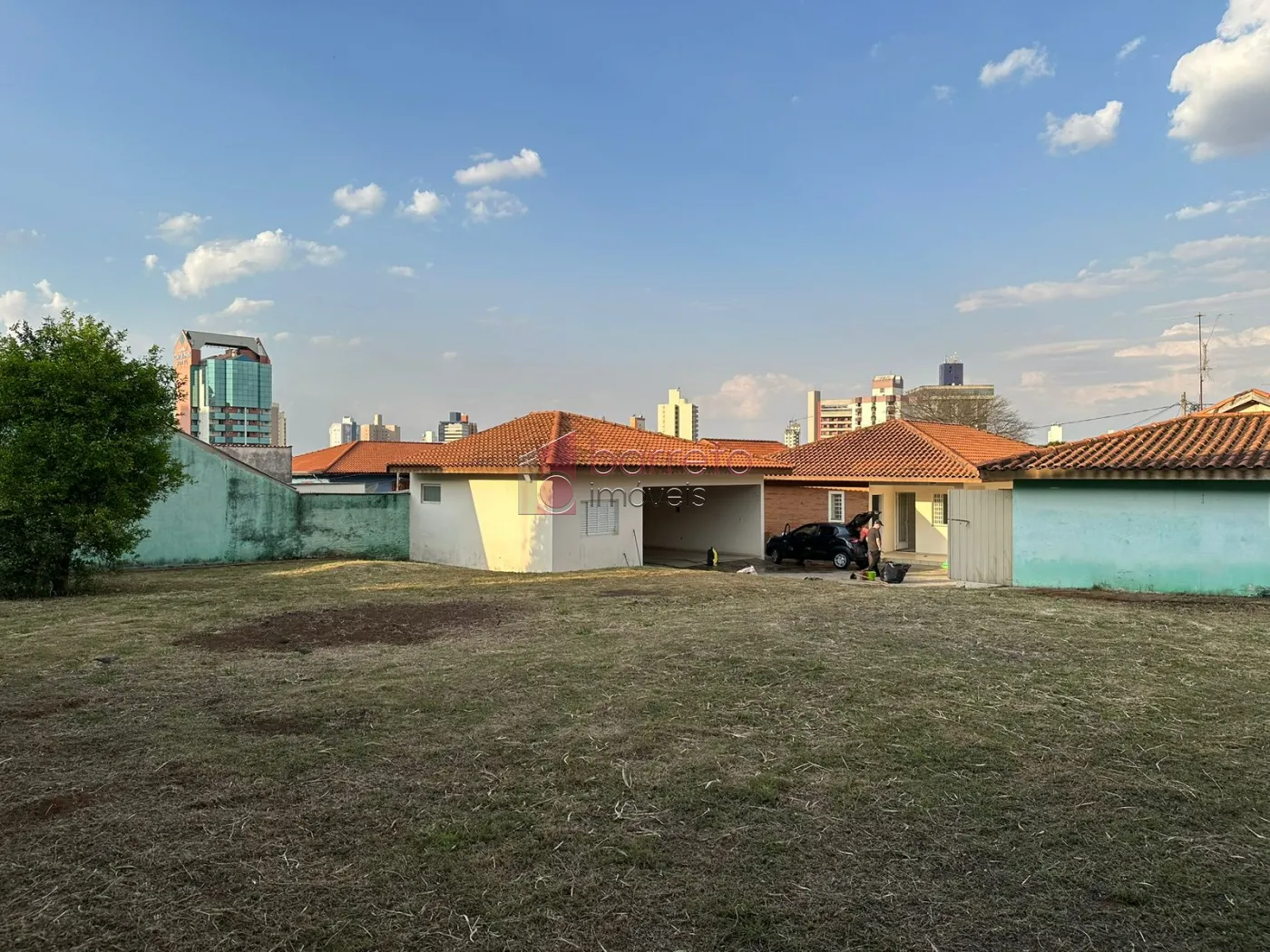 TERRENO COM 3 CASAS TÉRREAS À VENDA NO BAIRRO ANHANGABAÚ EM JUNDIAÍ/SP