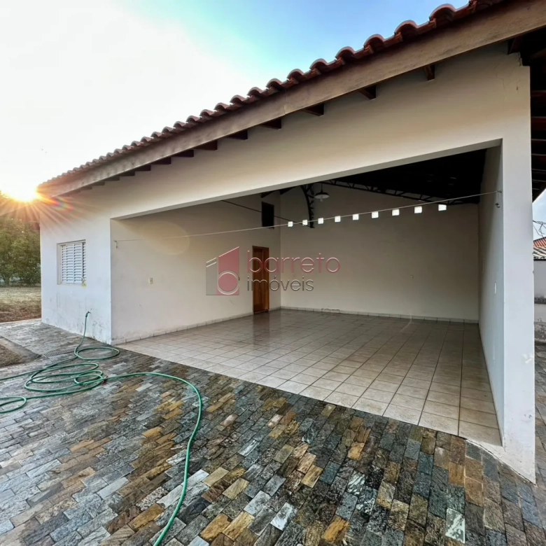 TERRENO COM 3 CASAS TÉRREAS À VENDA NO BAIRRO ANHANGABAÚ EM JUNDIAÍ/SP