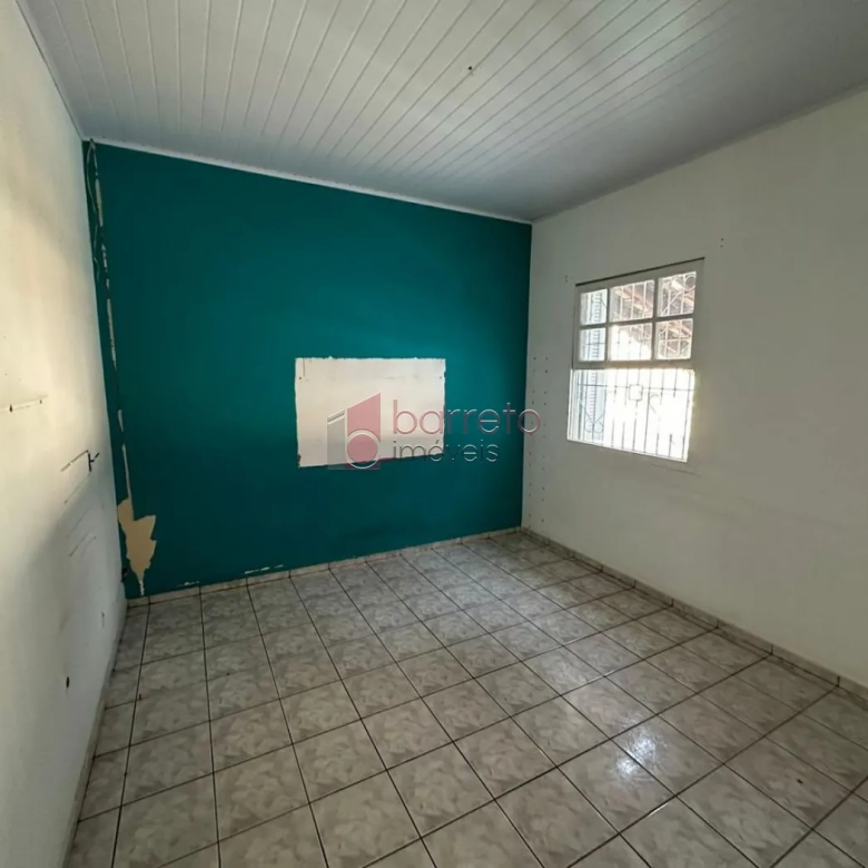 TERRENO COM 3 CASAS TÉRREAS À VENDA NO BAIRRO ANHANGABAÚ EM JUNDIAÍ/SP