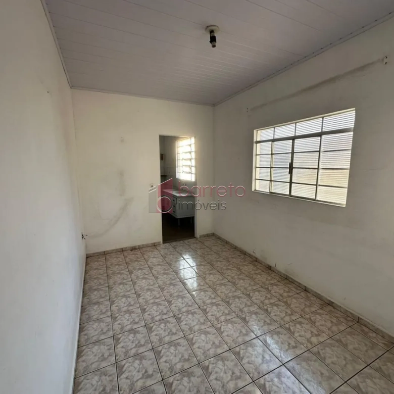 TERRENO COM 3 CASAS TÉRREAS À VENDA NO BAIRRO ANHANGABAÚ EM JUNDIAÍ/SP